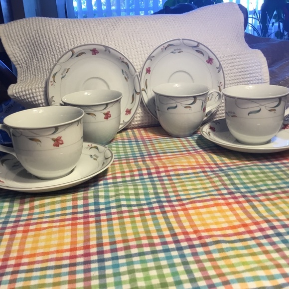 Christopher Stuart Set of 2 Cup and Saucer Set~Bone China~Y0205 MELROSE - Picture 1 of 9